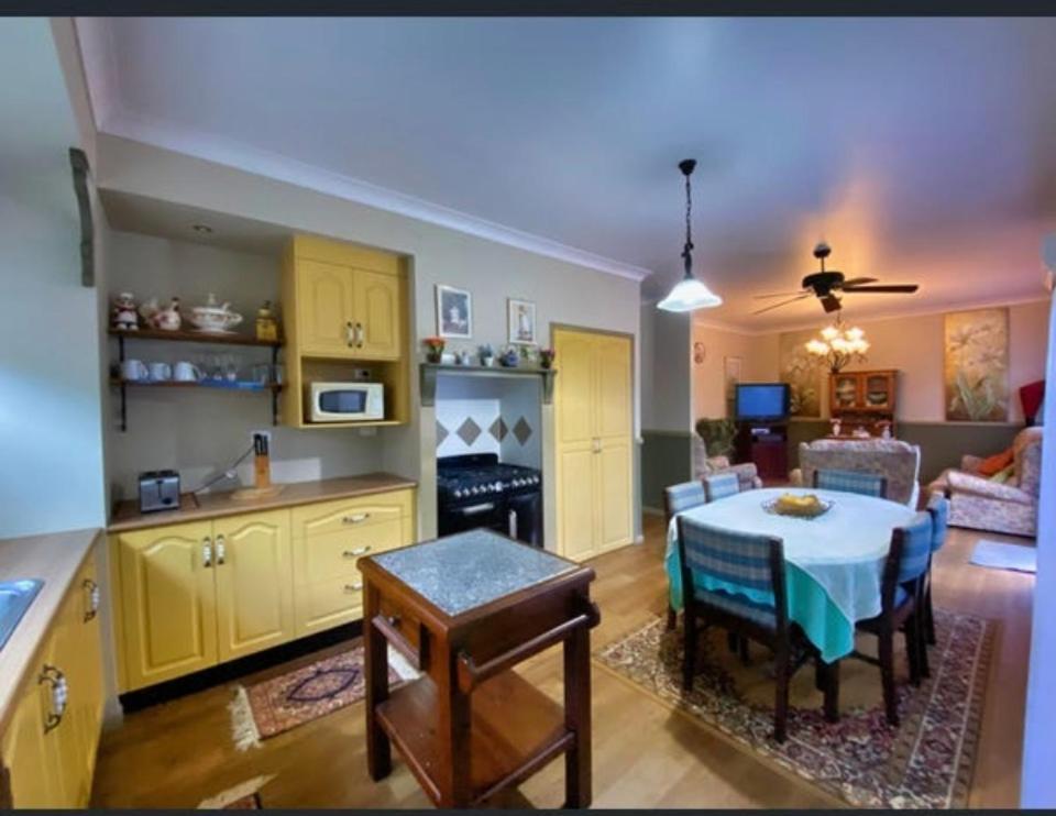 Golden Lace B&B Sarina 외부 사진