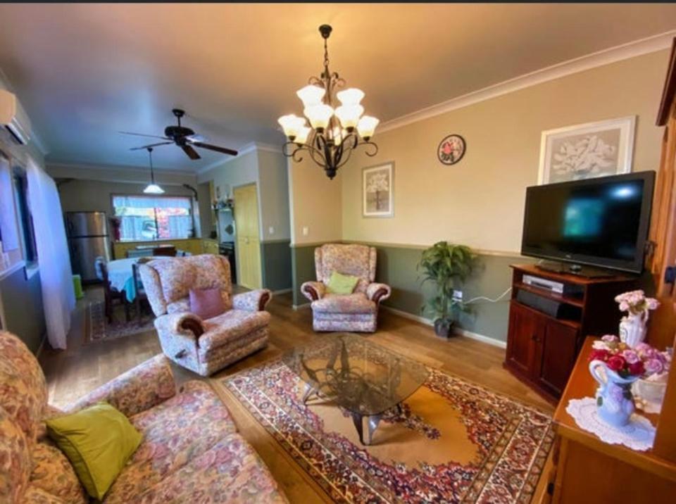 Golden Lace B&B Sarina 외부 사진